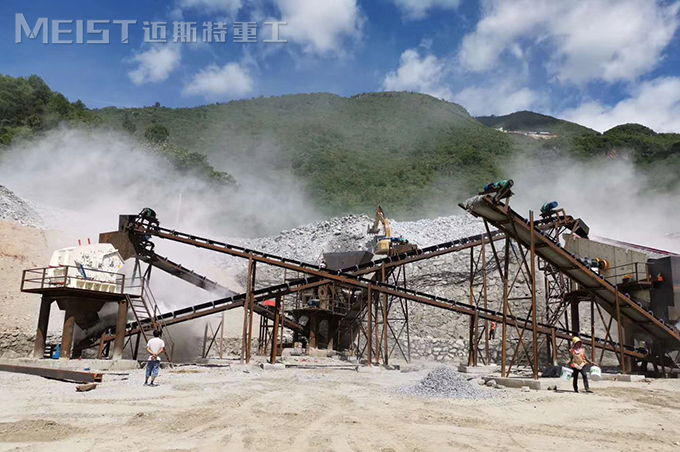 缅甸石灰石制砂生产现场